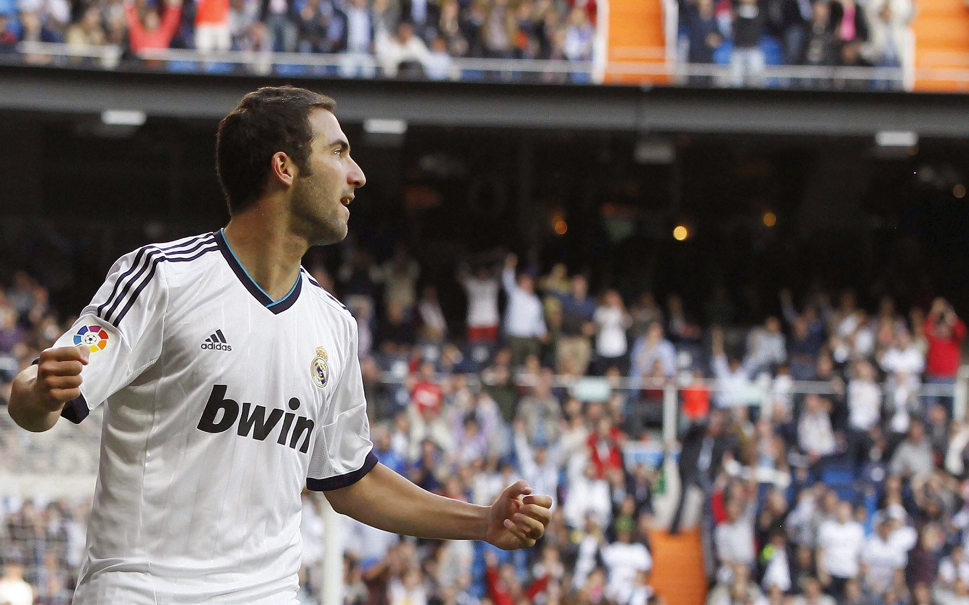 星空体育-中超联赛中国队逆袭 球员表现备受认可，2021中超队伍